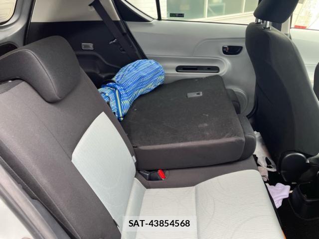 Toyota AQUA 2013-04 8523549-11