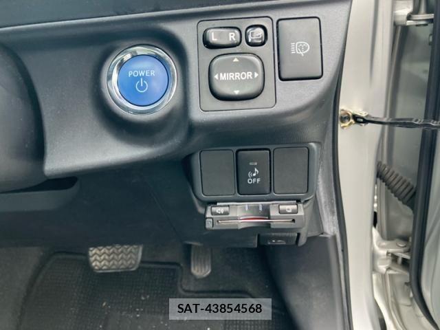 Toyota AQUA 2013-04 8523549-16