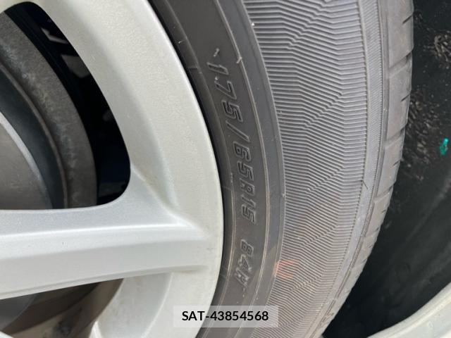 Toyota AQUA 2013-04 8523549-5