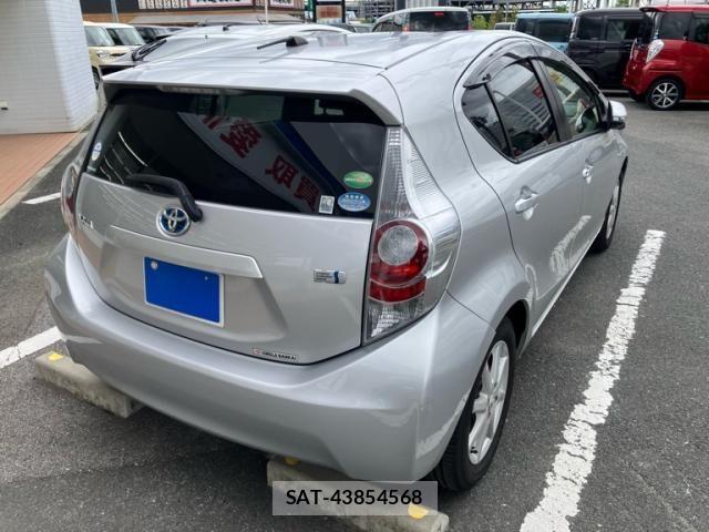 Toyota AQUA 2013-04 8523549-7