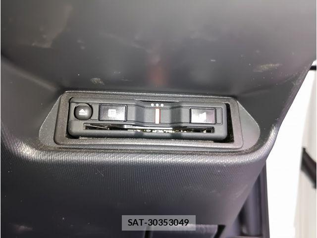 Toyota AQUA 2021-07 8523498-13