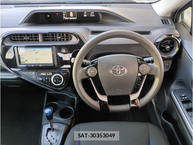 Toyota AQUA 2021-07 8523498-1