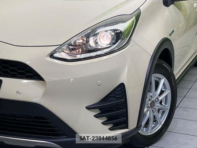 Toyota AQUA 2018-07 8523486-11