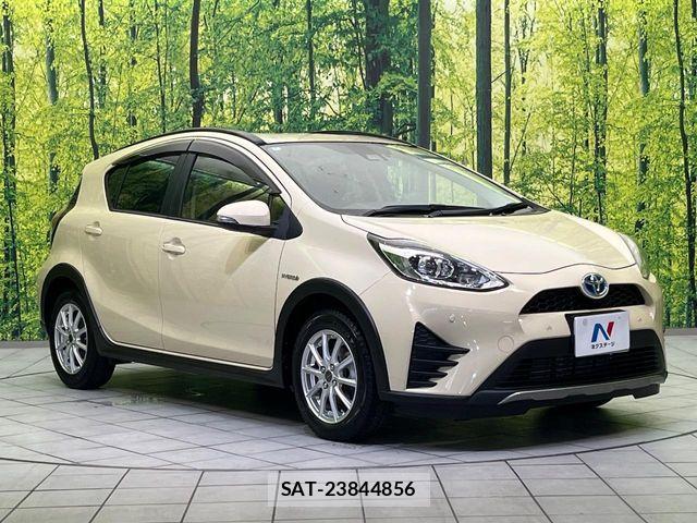 Toyota AQUA 2018-07 8523486-15
