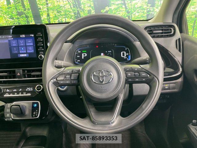 Toyota AQUA 2023-07 8561118-10