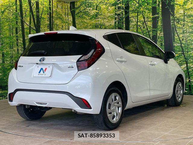 Toyota AQUA 2023-07 8561118-16