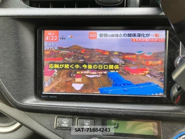 Toyota AQUA 2013-08 8561146-13