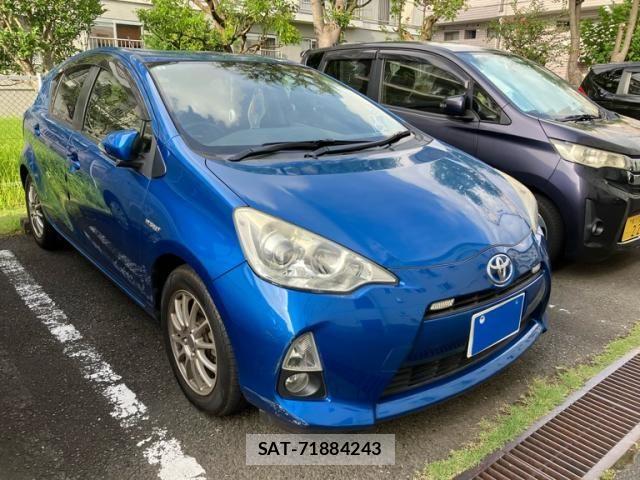 Toyota AQUA 2013-08 8561146-1