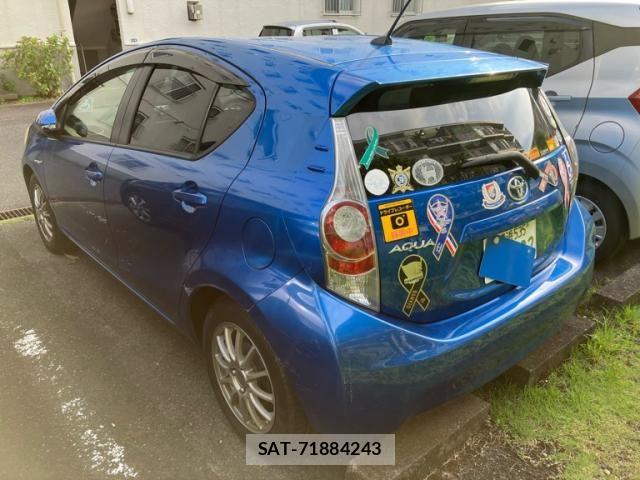 Toyota AQUA 2013-08 8561146-7