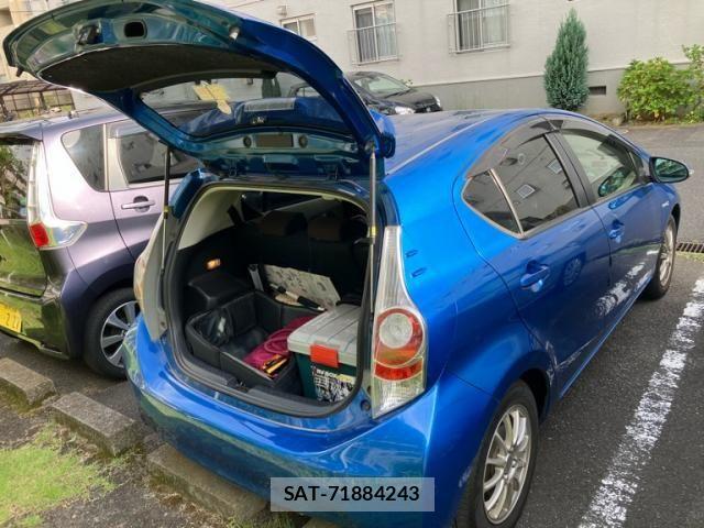 Toyota AQUA 2013-08 8561146-8