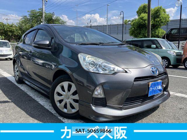 Toyota AQUA 2016-01 8561141-1