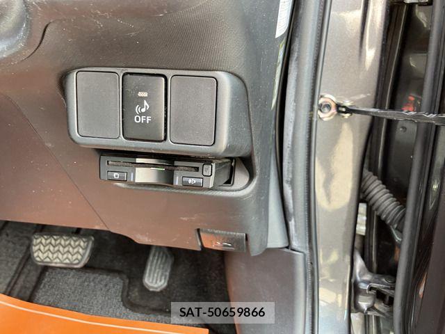 Toyota AQUA 2016-01 8561141-8