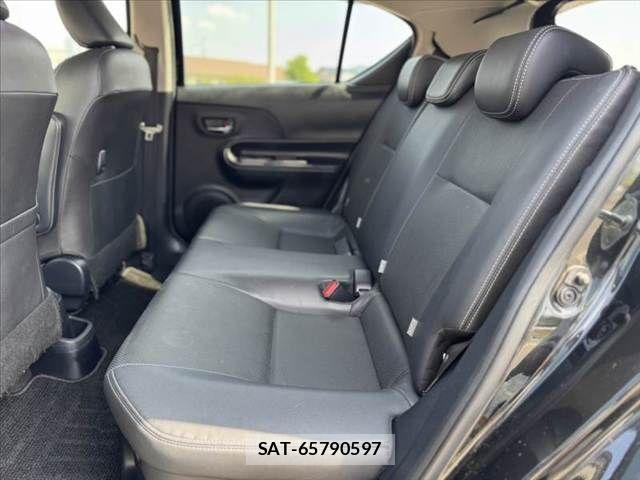 Toyota AQUA 2017-12 8561120-17