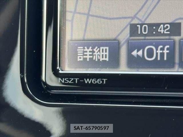 Toyota AQUA 2017-12 8561120-21