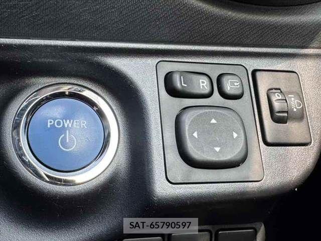 Toyota AQUA 2017-12 8561120-23