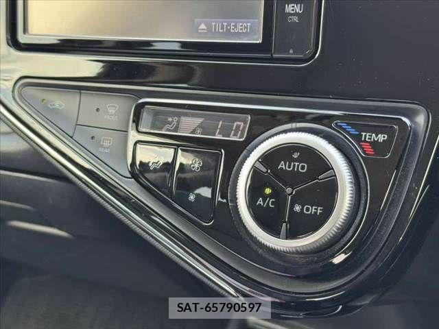 Toyota AQUA 2017-12 8561120-26