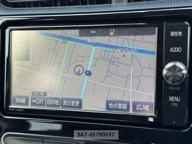 Toyota AQUA 2017-12 8561120-2