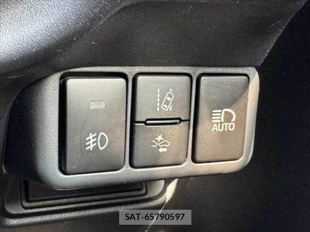 Toyota AQUA 2017-12 8561120-6