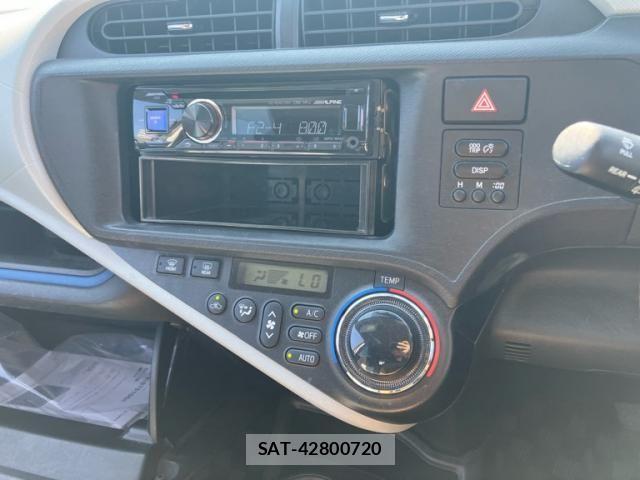 Toyota AQUA 2013-09 8561142-5