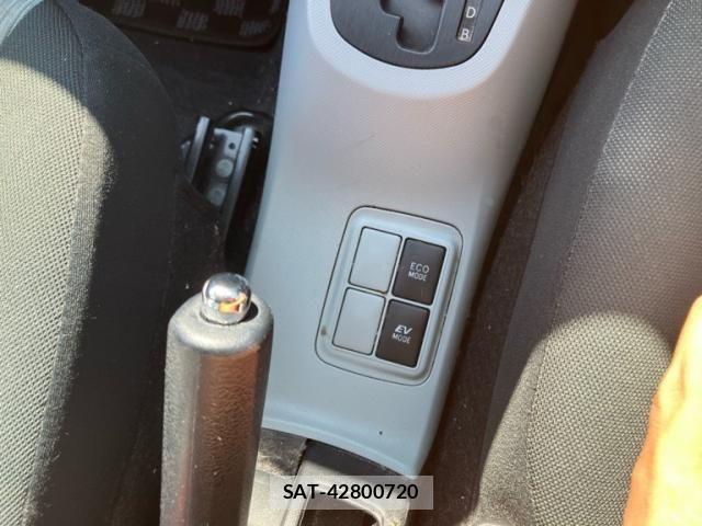 Toyota AQUA 2013-09 8561142-7