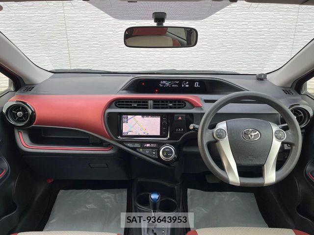 Toyota AQUA 2014-12 8561139-1
