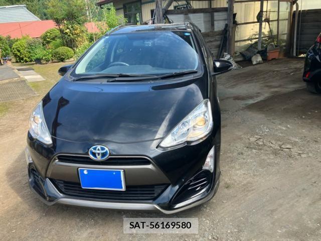 Toyota AQUA 2015-03 8561137-0