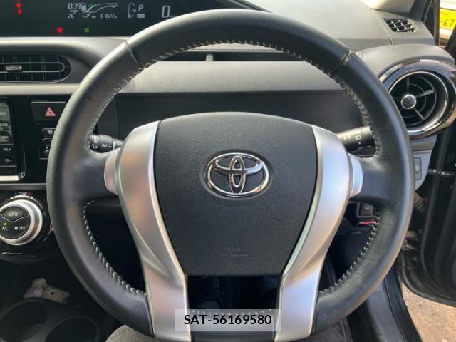 Toyota AQUA 2015-03 8561137-18