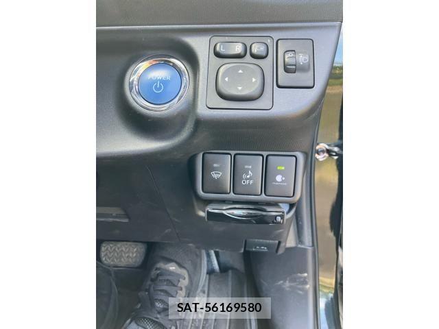 Toyota AQUA 2015-03 8561137-20