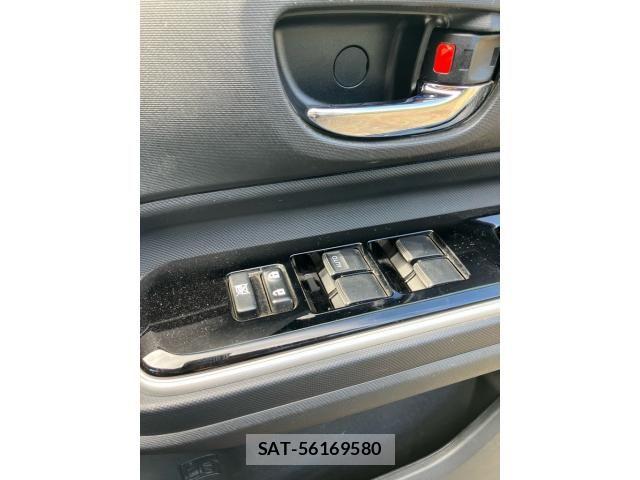 Toyota AQUA 2015-03 8561137-21