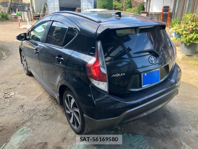 Toyota AQUA 2015-03 8561137-3