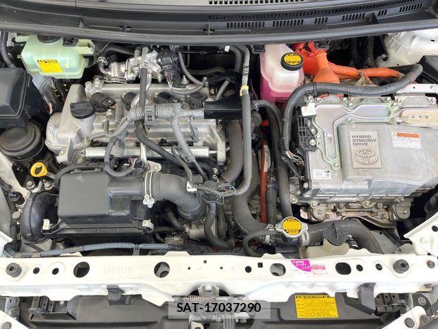 Toyota AQUA 2013-11 8561128-17