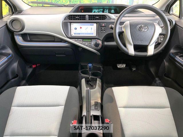 Toyota AQUA 2013-11 8561128-1