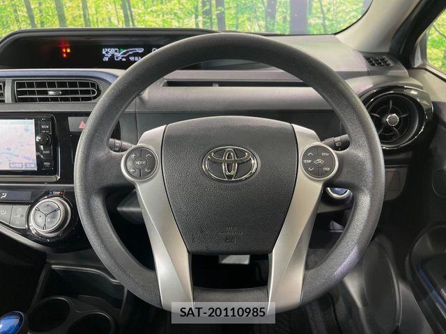 Toyota AQUA 2015-09 8561132-10