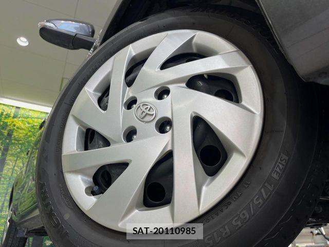 Toyota AQUA 2015-09 8561132-12