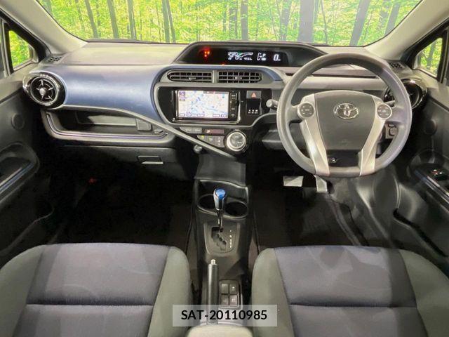 Toyota AQUA 2015-09 8561132-1