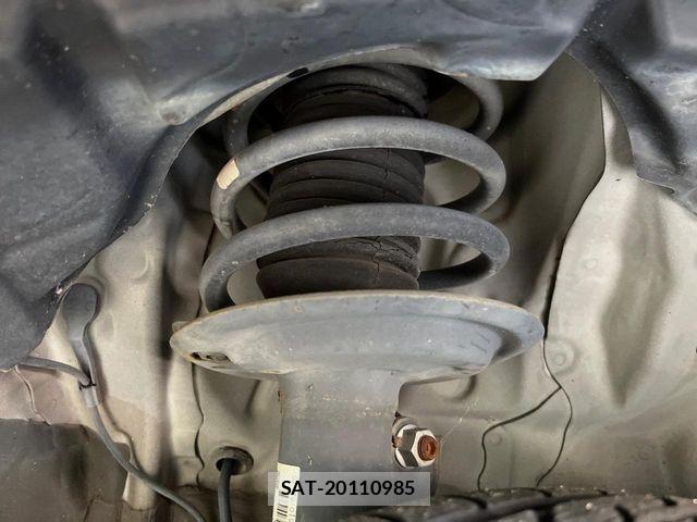 Toyota AQUA 2015-09 8561132-19