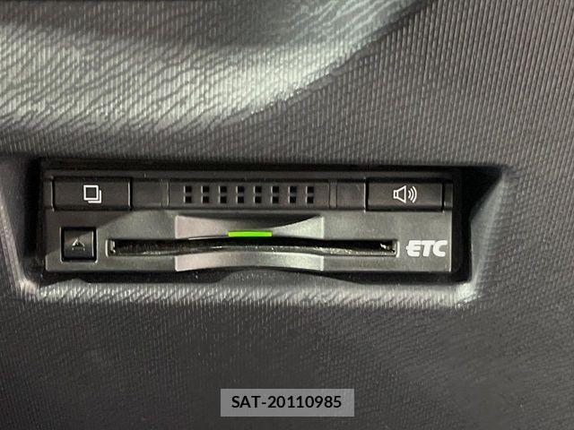 Toyota AQUA 2015-09 8561132-5