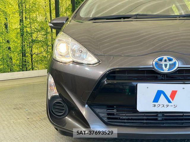 Toyota AQUA 2016-04 8561131-11