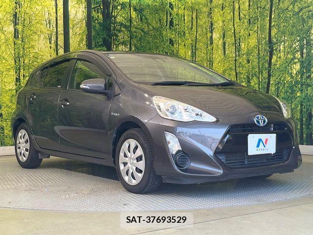 Toyota AQUA 2016-04 8561131-15