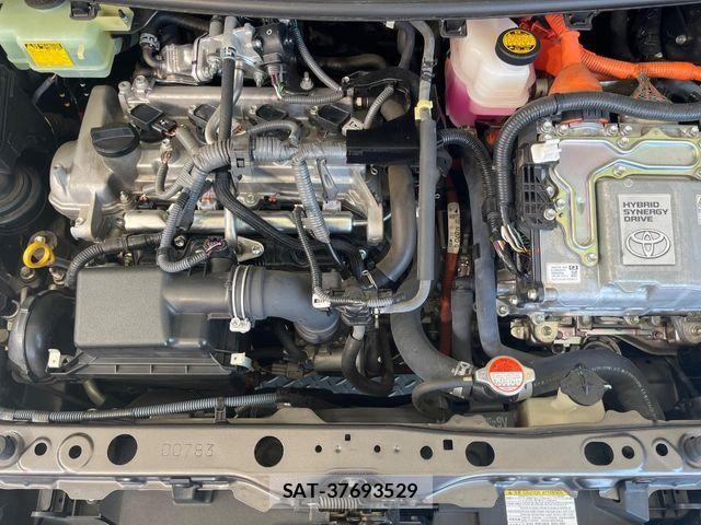Toyota AQUA 2016-04 8561131-17
