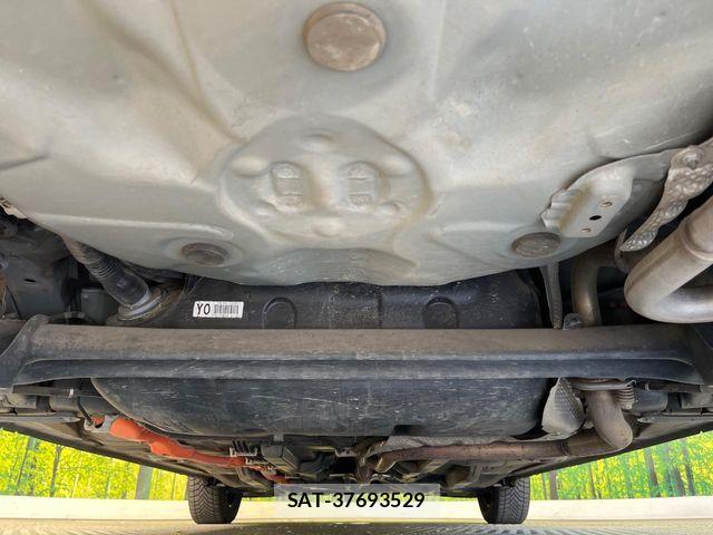 Toyota AQUA 2016-04 8561131-18