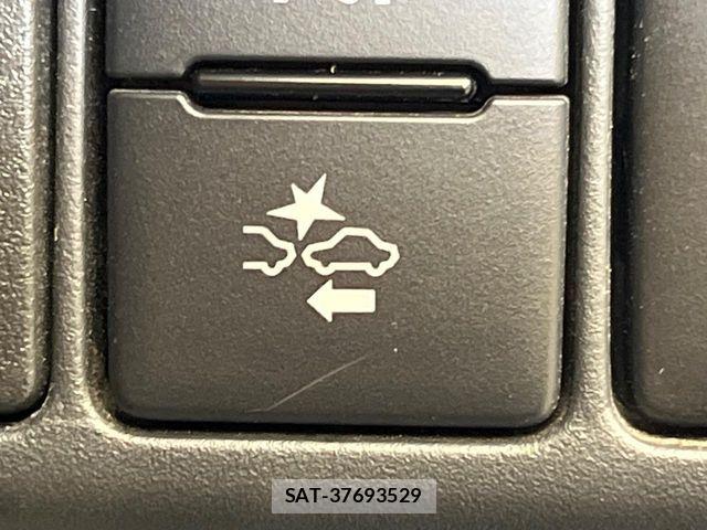 Toyota AQUA 2016-04 8561131-4