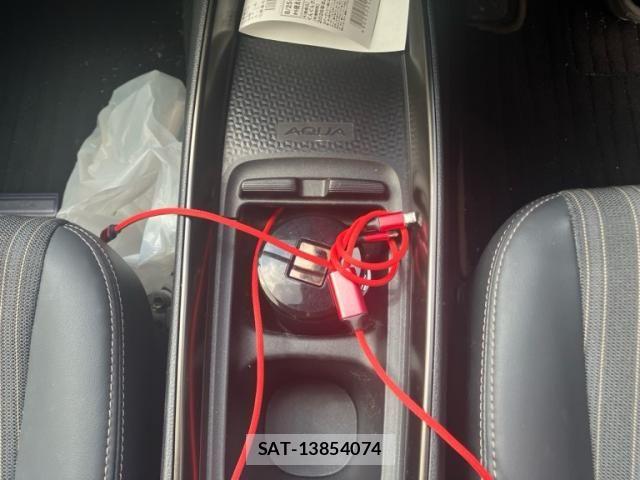 Toyota AQUA 2022-01 8561119-20