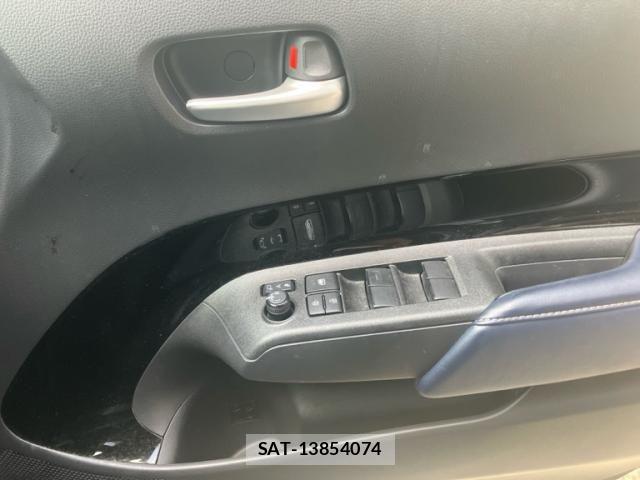Toyota AQUA 2022-01 8561119-23