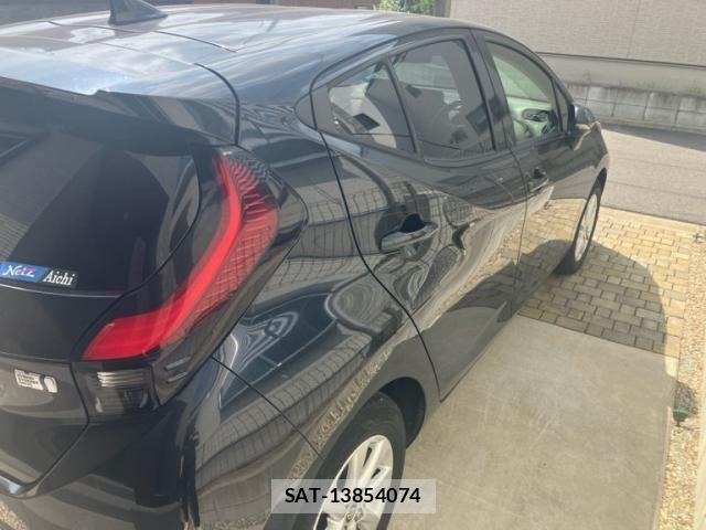 Toyota AQUA 2022-01 8561119-2
