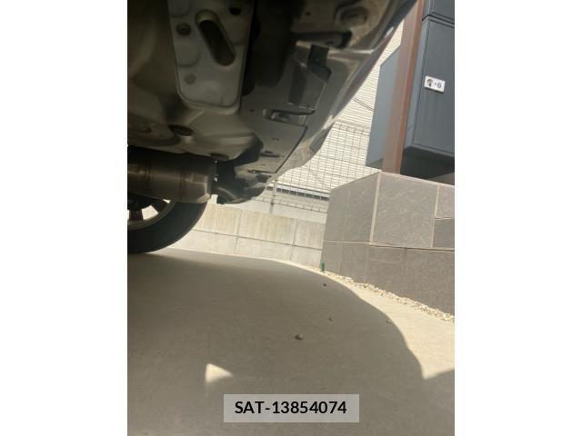 Toyota AQUA 2022-01 8561119-5