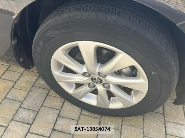 Toyota AQUA 2022-01 8561119-6