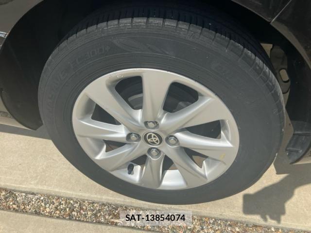 Toyota AQUA 2022-01 8561119-8