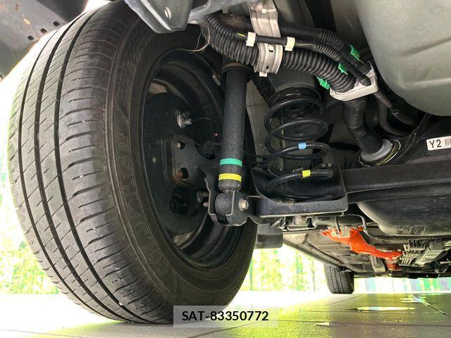 Toyota AQUA 2017-07 8561134-18