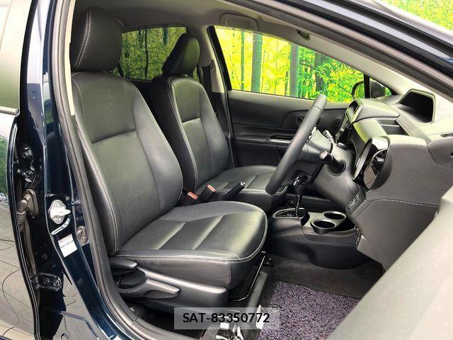Toyota AQUA 2017-07 8561134-6
